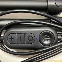 O 2509-020 LEDビューティーライト　クリップ型　ブラック　通電確認済み　箱・説明書付き　箱のキズ汚れありの画像