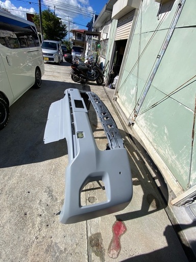 ハイエース　ワゴン　フロントバンパー