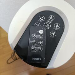 タワー型扇風機　リモコン付きの画像