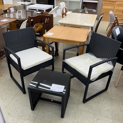 リユースのサカイ東金店 ガーデンテーブル 椅子2脚付き TJ16659 リユースのサカイ東金店 美品です！ ガーデンファニチャー (チェアー×2