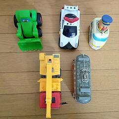 乗り物のおもちゃ　パトカー　新幹線　電車の画像