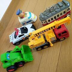 乗り物のおもちゃ　パトカー　新幹線　電車の画像