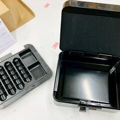 手提げ金庫 キャッシュメイト ダイヤル式 A6サイズの画像