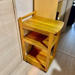 キャスター付きキッチン用木製ラック