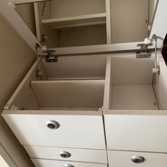 ミラー付き　ドレッサーの画像