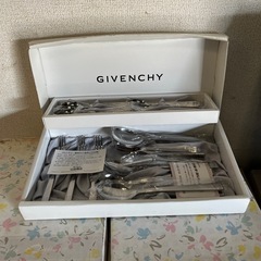 引き出物、CELINE.GIVENCHY の画像