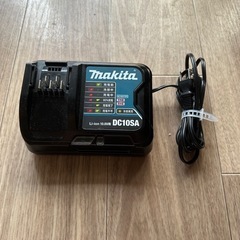 中古　Makita スティッククリーナー 本体 + 充電器の画像