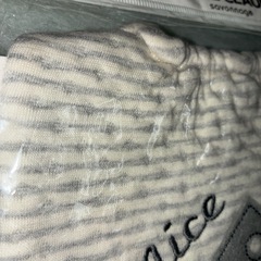 ベビー用エプロン未使用の画像