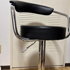 カウンターチェアーの画像