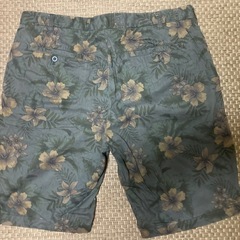 ユニクロ　花柄短パン　sizeL（84〜92）の画像