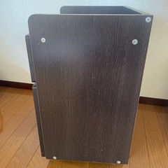 【無料】サイドキャビネット　棚　キャスターあり　　の画像