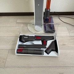 ダイソン　v10 スタンド付きの画像