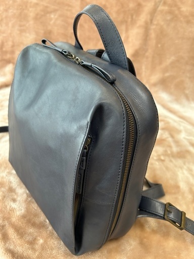 マザーハウスカゼマトウバックパックMレザーリュックサックナップザックリックサックレディース女性用婦人鞄牛革本革ユニセックス男女兼用