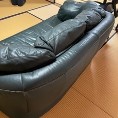 ソファー　2人掛け　本革　深緑の画像