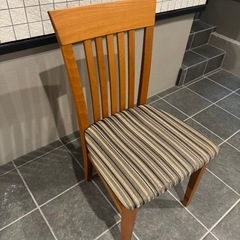 ダイニングテーブルとダイニングチェア4脚のセット　食卓テーブル　椅子　ダイニングセットの画像