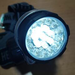 帽子やヘルメット等に取り付け可能なライトの画像