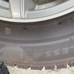 値引き再投稿　バリ溝　185/65R15 ｽﾀｯﾄﾞﾚｽｾｯﾄ VRX2 2024年製の画像