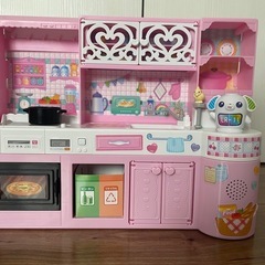 リカちゃんハウス&キッチン+人形6体の画像