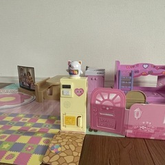 リカちゃんハウス&キッチン+人形6体の画像