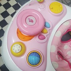 値下げ！ 歩行器 エンジョイウォーカーステップ2 ピンク おもちゃボード付きの画像