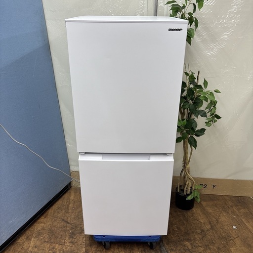 I554 ? 2022年製の高年式♪ SHARP 冷蔵庫 (152L) ⭐ 動作確認済 ⭐ クリーニング済