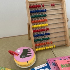知育玩具 100玉そろばん　絵本　ひらがなカード　の画像
