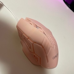 ピンクのマウスとキーボードのセットの画像