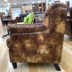 【お値下げしました！】スタッズ2人掛けソファ　入荷しました。の画像