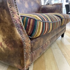 【お値下げしました！】スタッズ2人掛けソファ　入荷しました。の画像