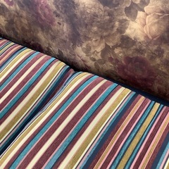 【お値下げしました！】スタッズ2人掛けソファ　入荷しました。の画像