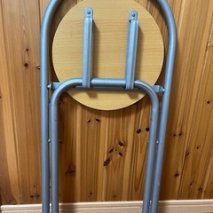 折りたたみ椅子の画像