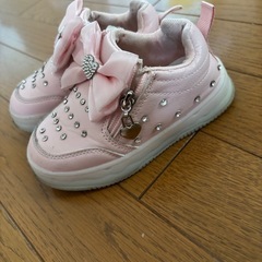 女の子用光る靴の画像