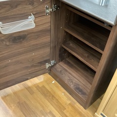 90分の無料軽トラック貸出サービス！河口家具製作所 食器棚の画像