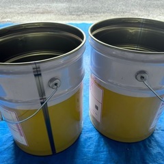 空のペール缶 1つ300円 シェル缶
の画像