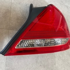 日産純正ティアナJ31車専用　テールランプ（左右セット）の画像