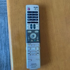 液晶テレビ、レコーダー、テレビ台の画像
