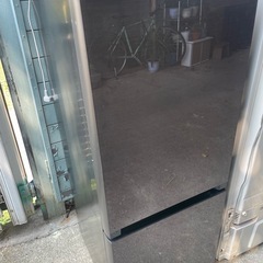 Hisense 冷蔵庫 下冷凍タイプ HR-G1501一人暮らしおすすめします。の画像