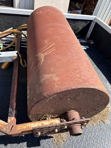 最終値下げ転圧ローラー　牽引鎮圧