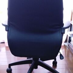 オフィスチェア　黒　高さ調節可能の画像