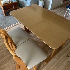 ダイニングテーブル4人掛け
の画像