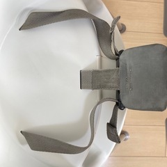 ベビービョルン BABYBJORN　ハイチェア　ハーネス付きの画像