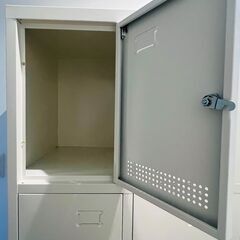 【新品】完成品  鍵付き12人用スチールロッカー スリム３列４段をお譲りいたします。の画像
