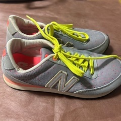 ニューバランスのシューズ　レディースの画像