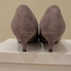 Viola & Emma 本革 4.5cm パンプス グレースエードの画像