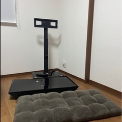 無料であげます！座椅子、テレビ、テレビボードの画像