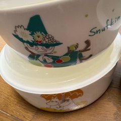 ムーミン食器5個&お花食器1個の画像