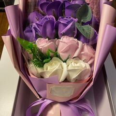 香りのよい石鹸から作られたバラの花のブーケ（ソープフラワー）の画像