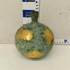 0903-125 鋳銅 花瓶 　緑錆、金塗り色の画像