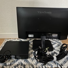 21.5インチモニターとDVDプレーヤーの画像