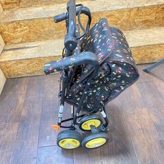 ジ383/ シルバーカー TacaoF フラワーブラック 花柄 幸和製作所 介護 の画像